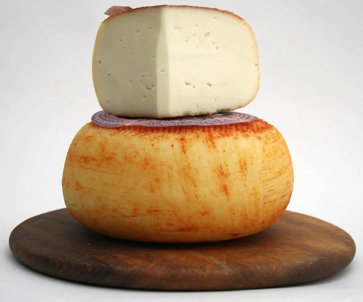 Pecorino Rosso Semifresco