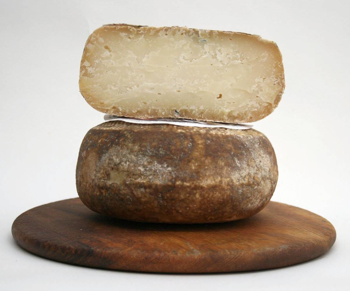 Pecorino Valdorcia Stagionato in Grotta